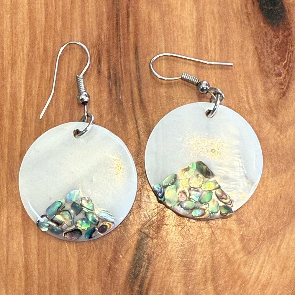 $3 Elegant Shell Mountain Dangle Earrings
